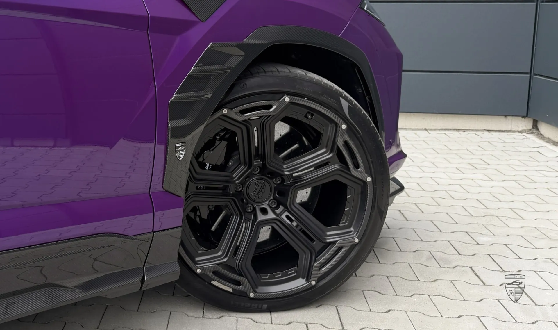 Кованые диски для спортивного авто URUS SE от LARTE Design