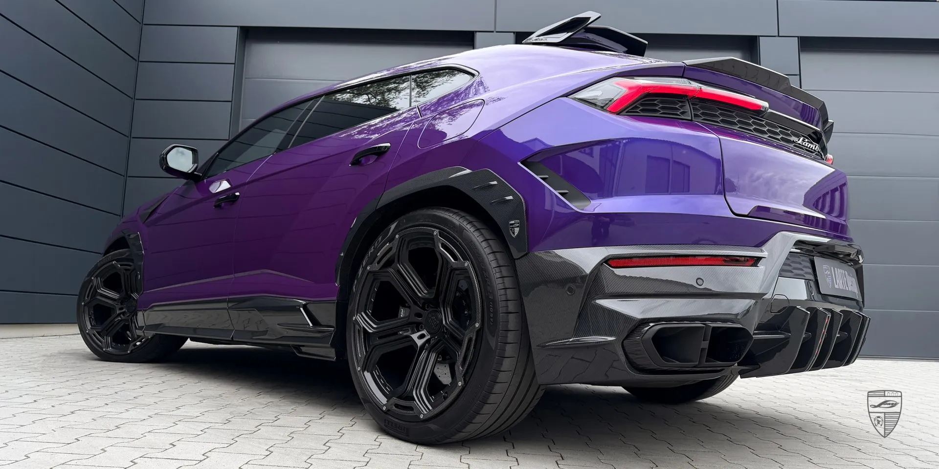 Кастомный обвес для Lamborghini Urus SE: эксклюзивный стиль и дизайн в спортивном духе
