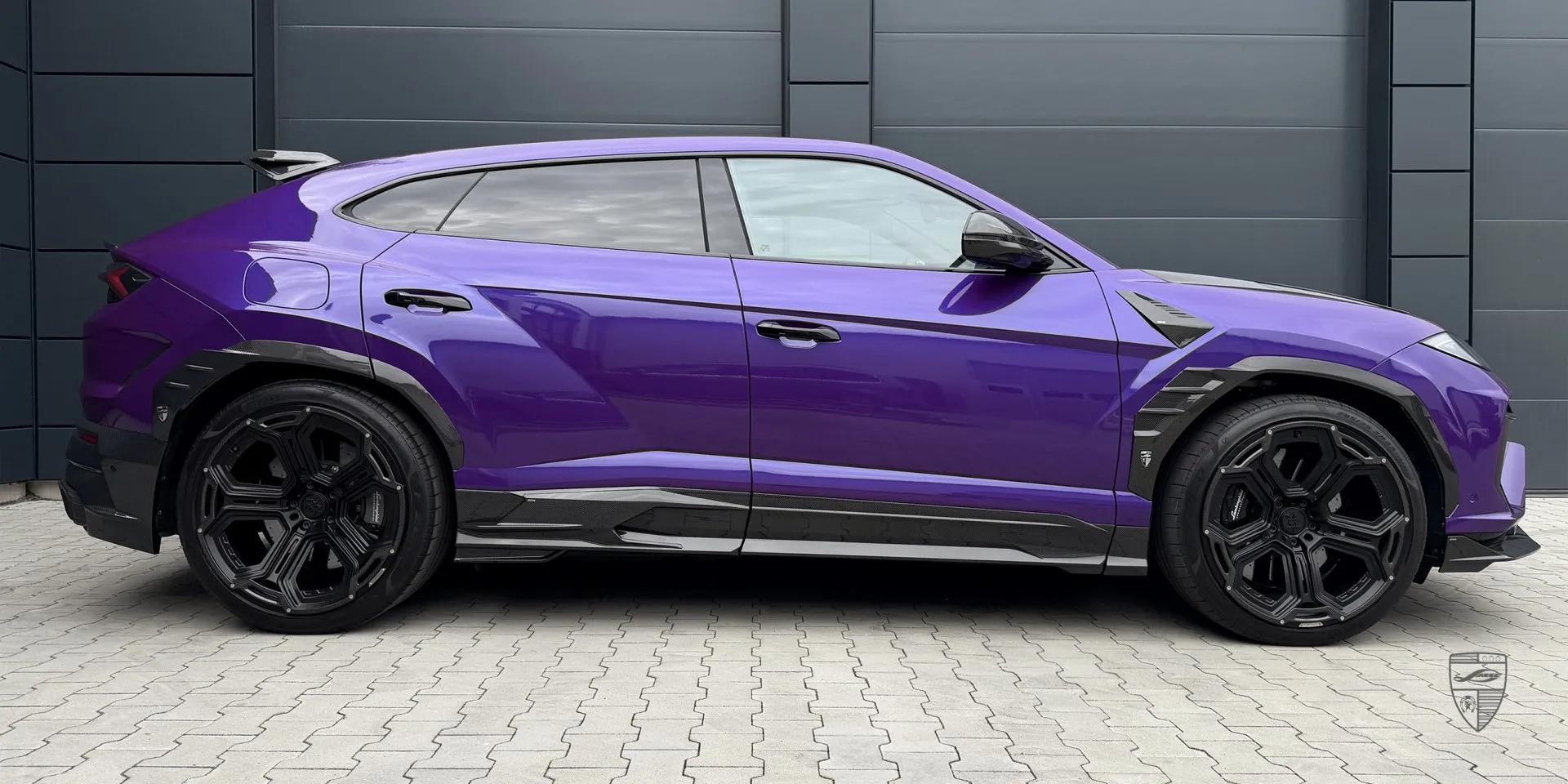 Lamborghini Urus SE с премиальными внешними доработками и выразительным спортивным стилем