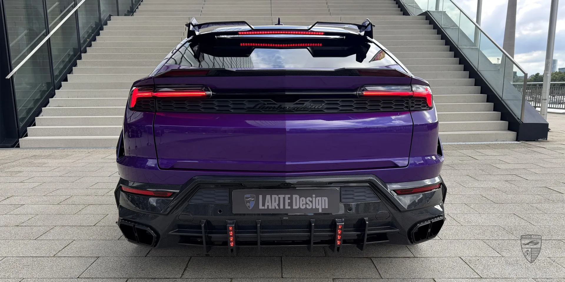 Обвес для Lamborghini Urus SE: кастомное оформление задней части и премиальные внешние доработки