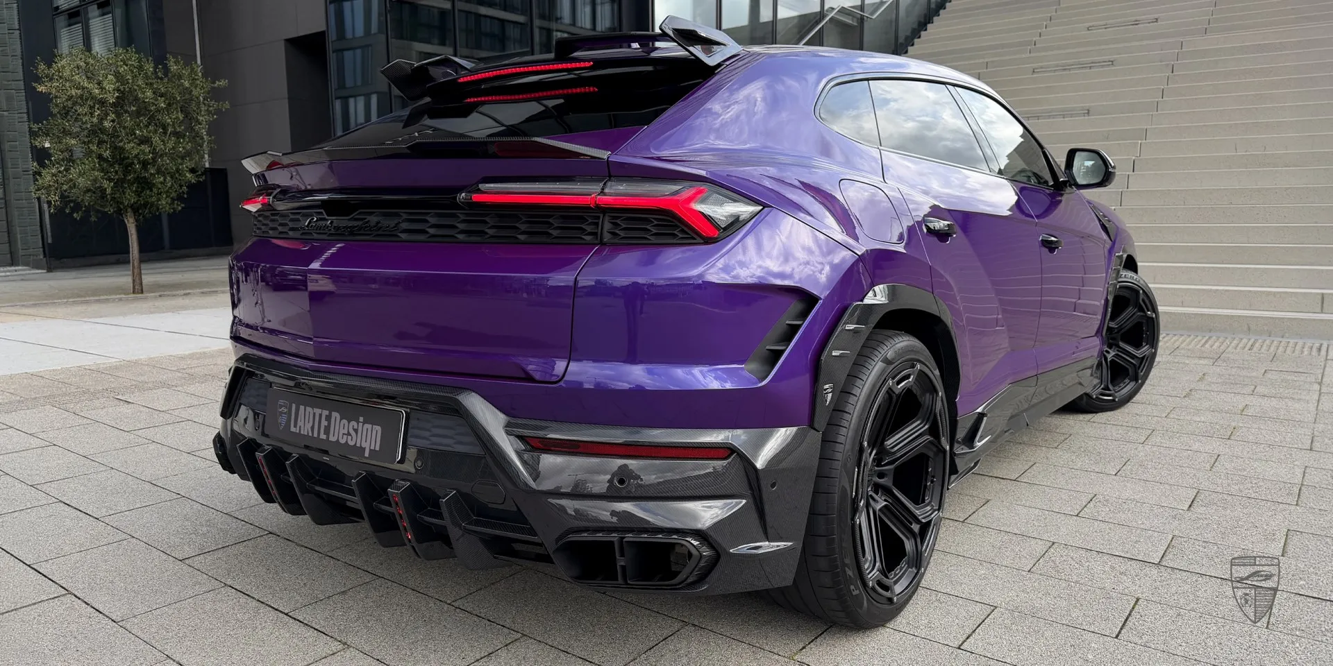 Пакет спортивного стайлинга для Lamborghini Urus SE: дизайн люксового внедорожника и премиальные улучшения