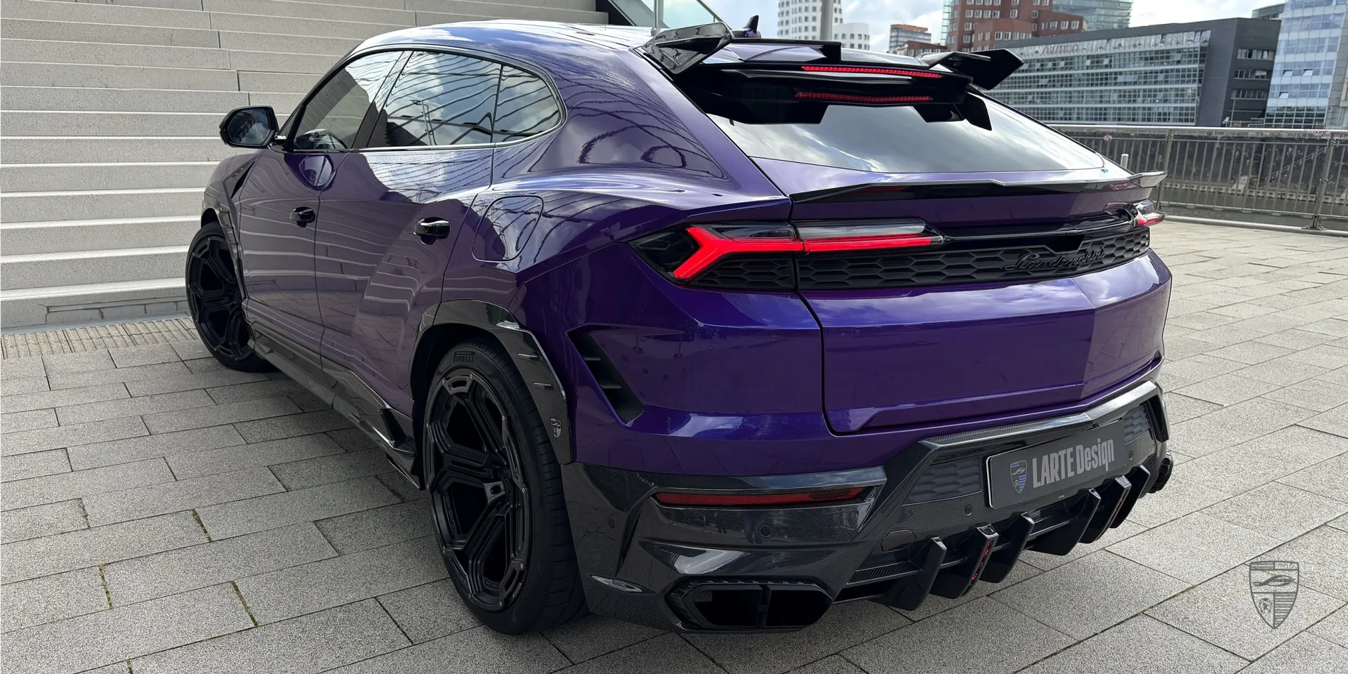 Аэродинамический комплект для Urus SE: уникальный дизайн задней части и роскошный стиль внедорожника