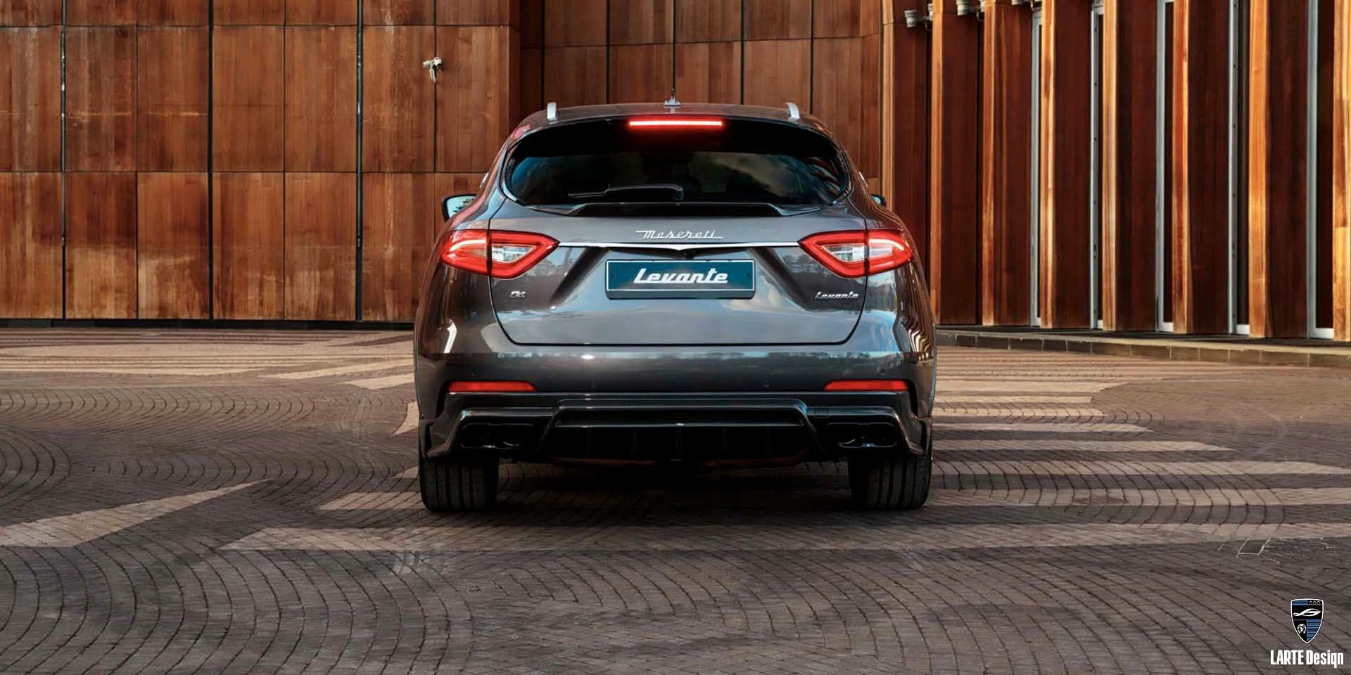 Купить диффузор заднего бампера из углеродного волокна для Maserati Levante GT V 8 мощностью 580 л.с. Серый 2022