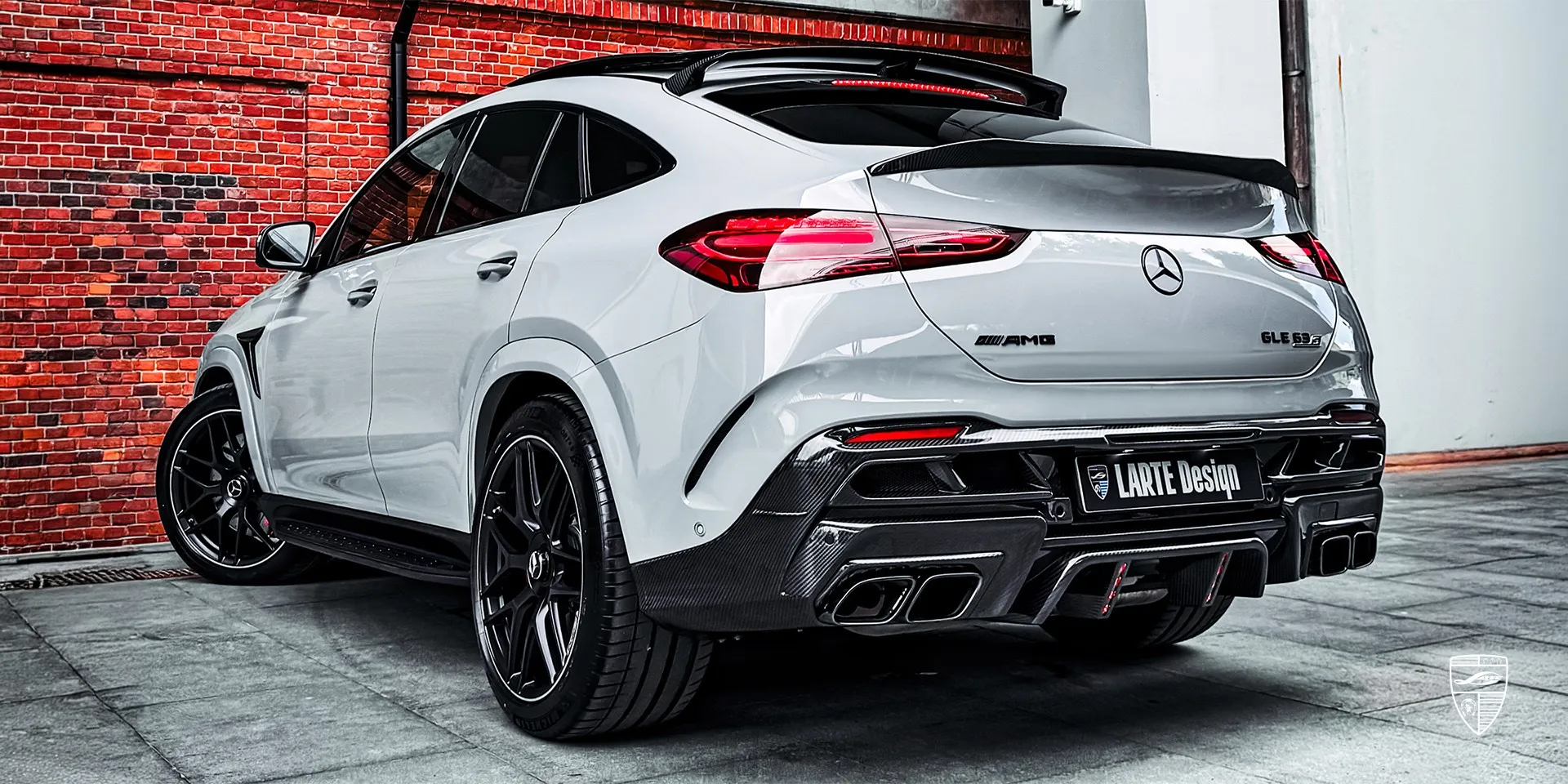 Комплект обвеса для AMG GLE 63 S: двойная выхлопная система и облегчённые компоненты