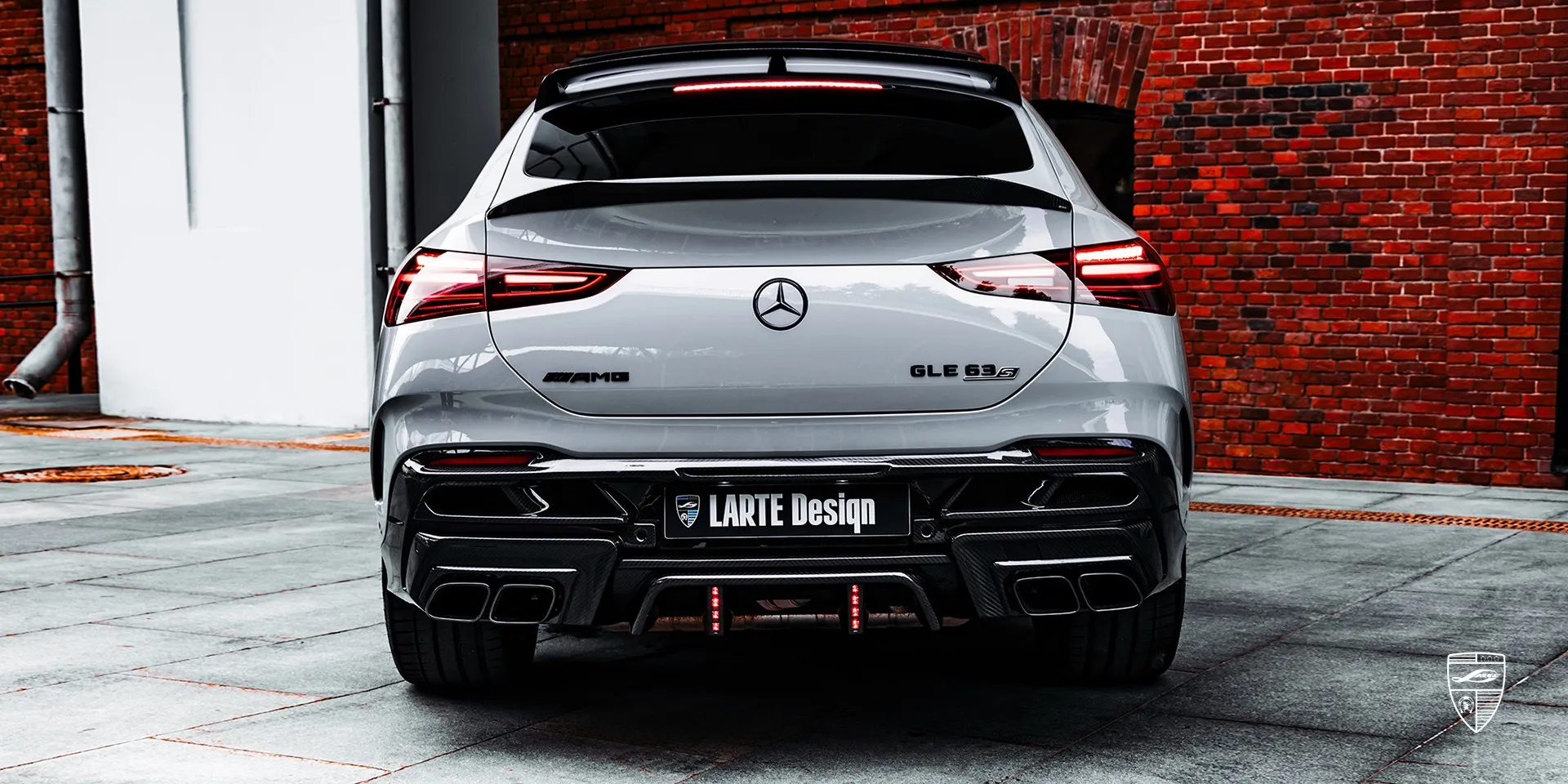 Комплект обвеса для Mercedes‑AMG GLE 63 S Coupe Facelift с LED‑акцентами и глянцевой отделкой