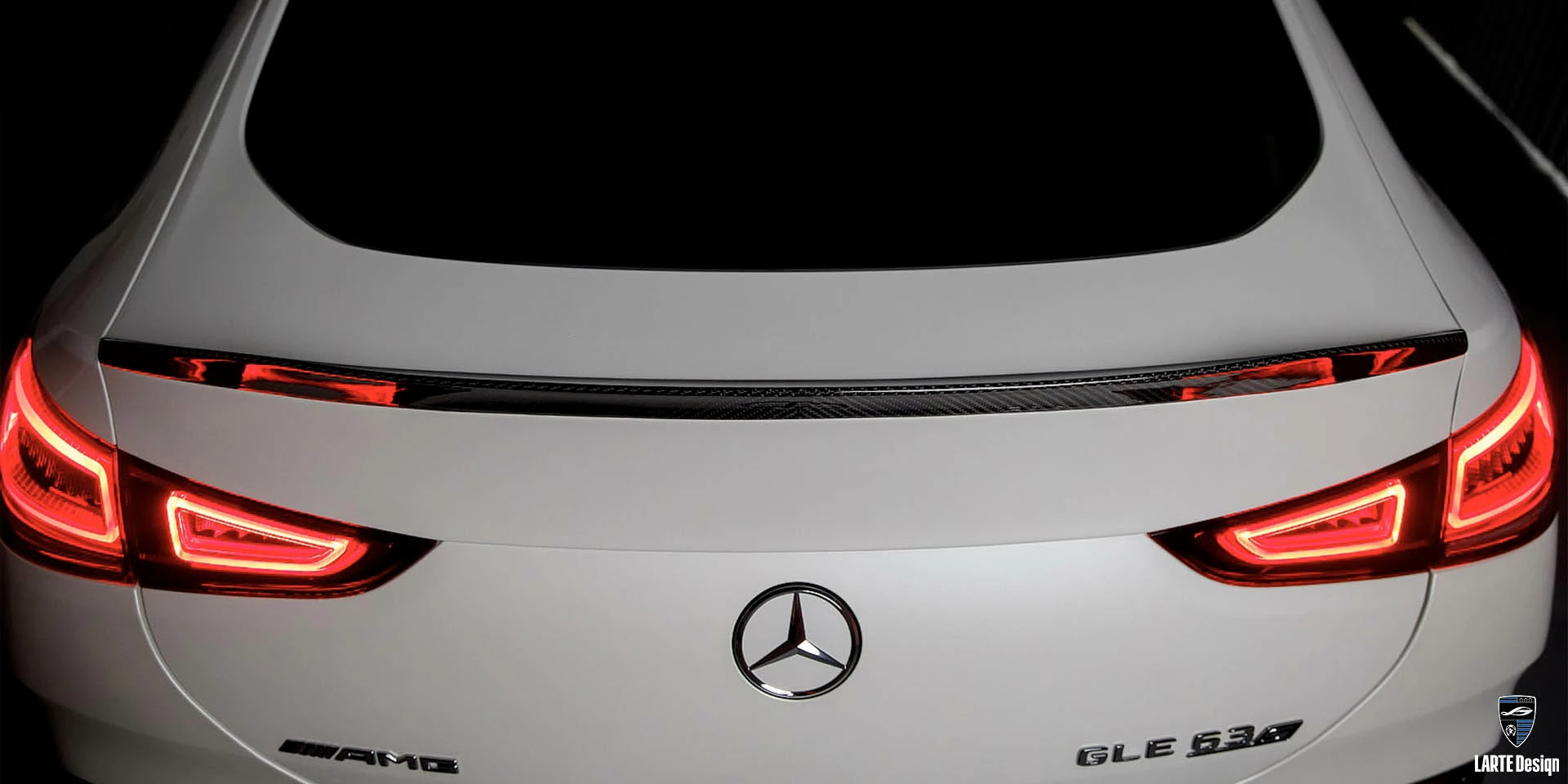 Купить спойлер на крыше из углеродного волокна для Mercedes-Benz GLE Coupe 63 S 4MATIC+ С167 MANUFAKTUR Diamond White metallic