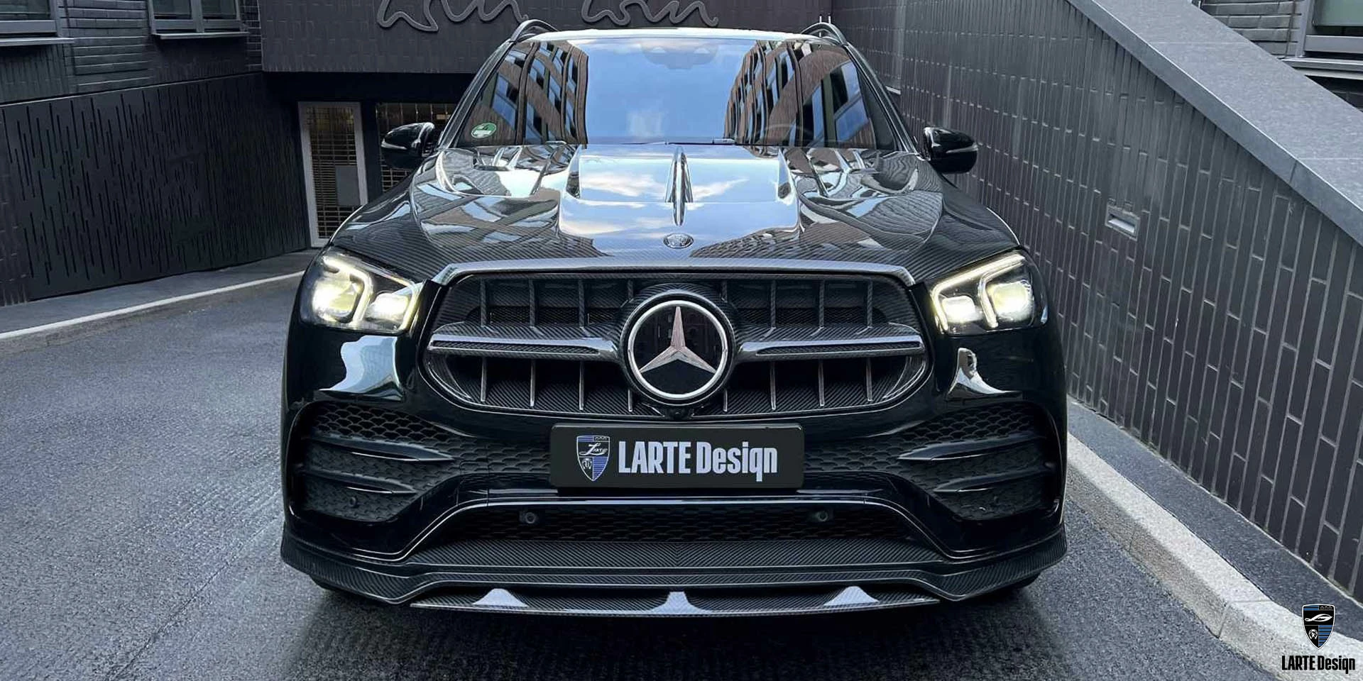 Закажите индивидуальный тюнинг-обвес для Mercedes-AMG GLE 53 4MATIC+ Obsidian Black metallic