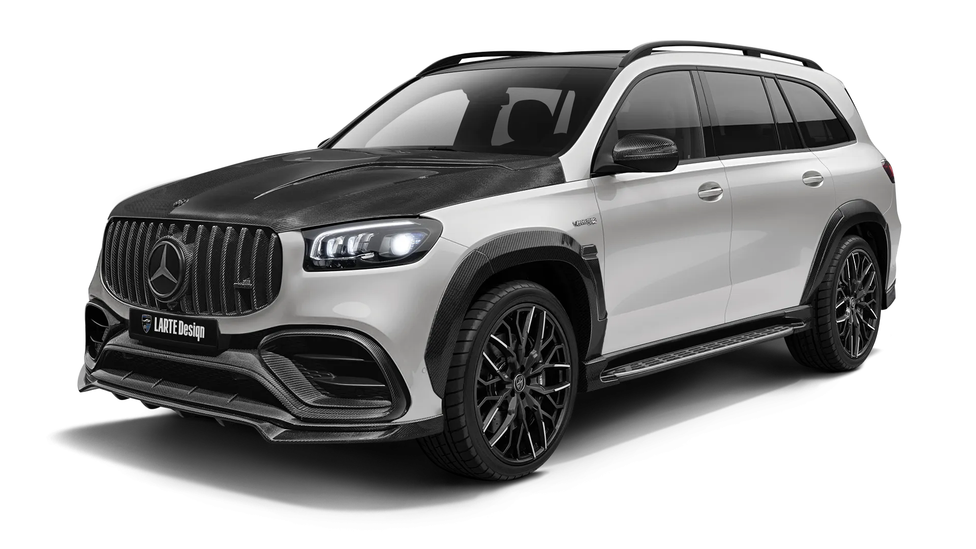 Mercedes AMG 63 GLS X167 Facelift в цвете Diamond White с карбоновым обвесом