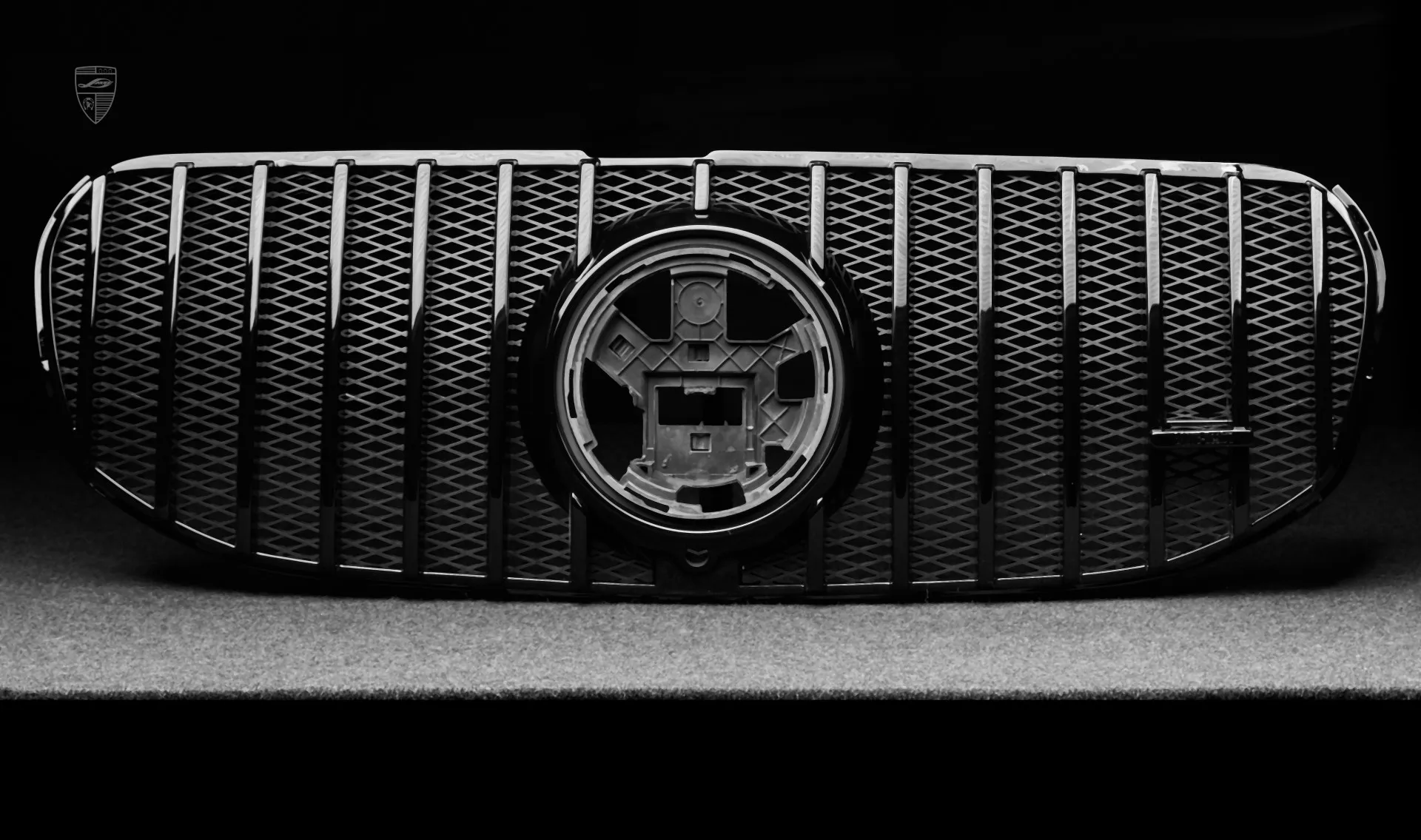 Обновление решетки радиатора в обвесе для Mercedes GLS AMG 63 X167 Facelift от LARTE Design