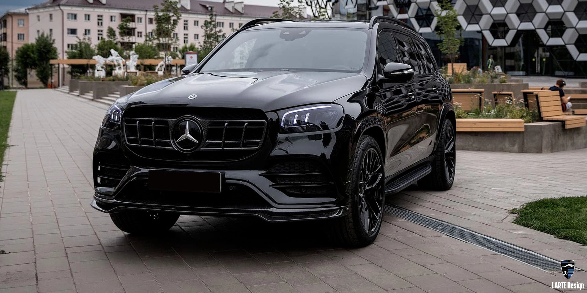 Заказать тюнинг-комплекты из углеродного волокна для Mercedes Benz GLS 450 4MATIC Premium Plus Х166 MANUFAKTUR Obsidian Black metallic 
