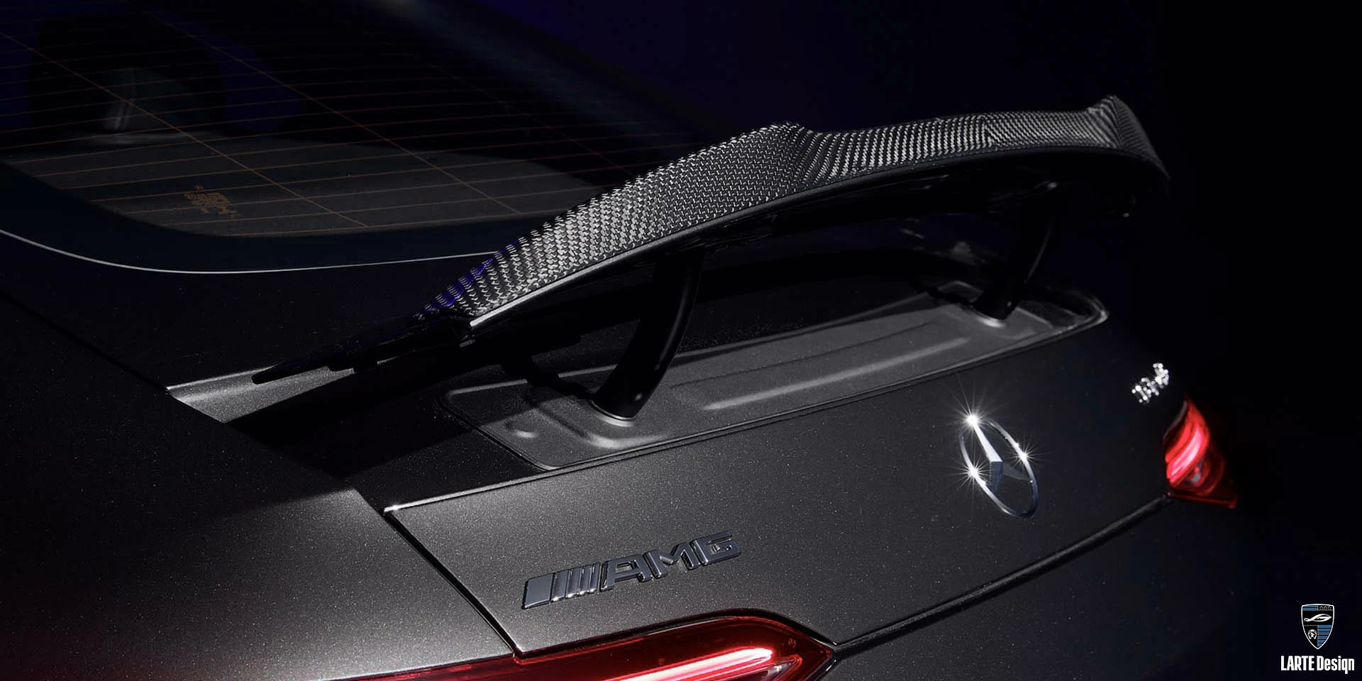 Купить спойлер из углеродного волокна для Mercedes-AMG GT 43 4MATIC+ X290 M 256 E30 DEH LA GR MANUFAKTUR Graphite Grey Magno