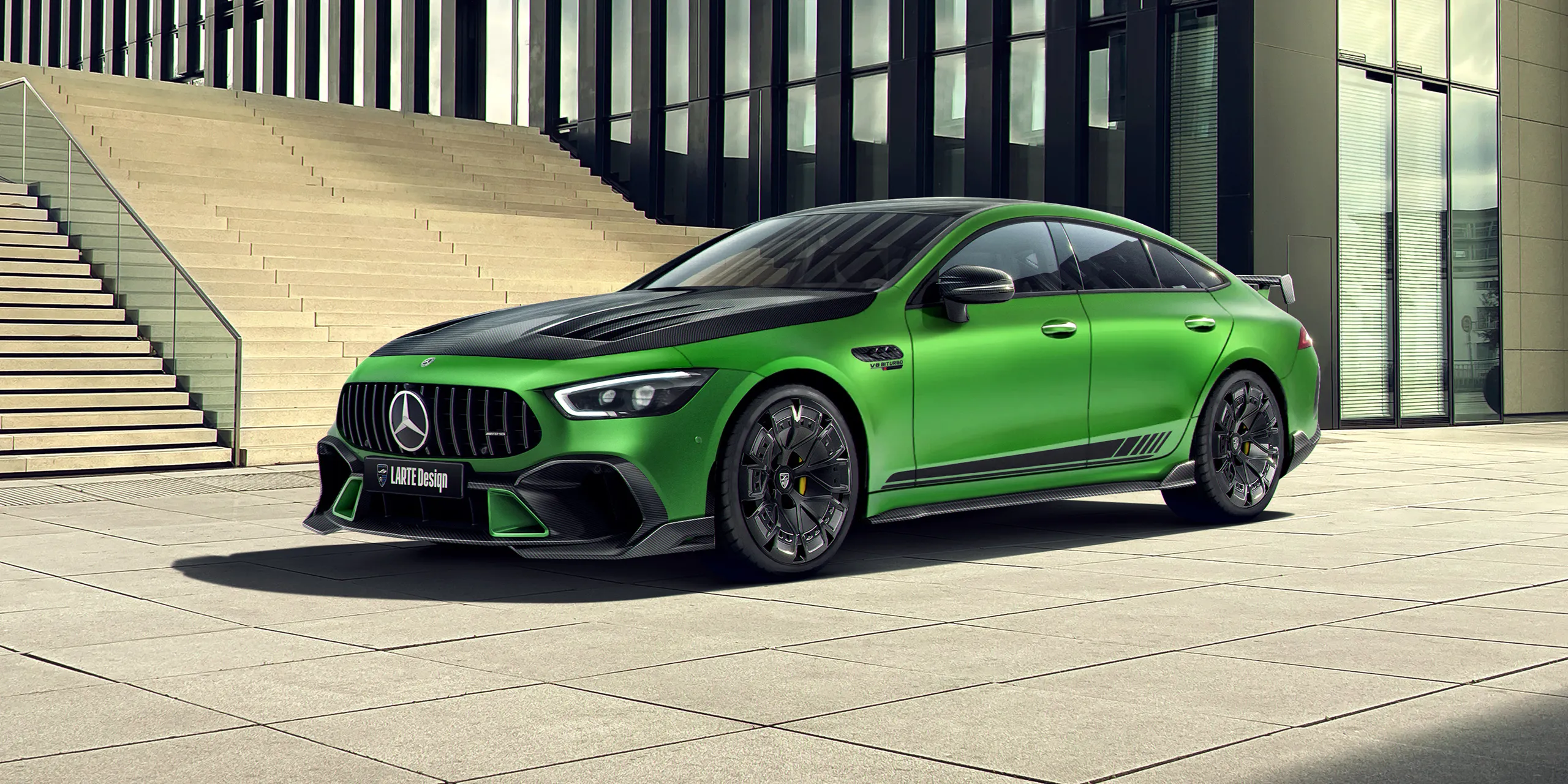 Рестайлинг Mercedes AMG GT 63 – смелый и агрессивный дизайн