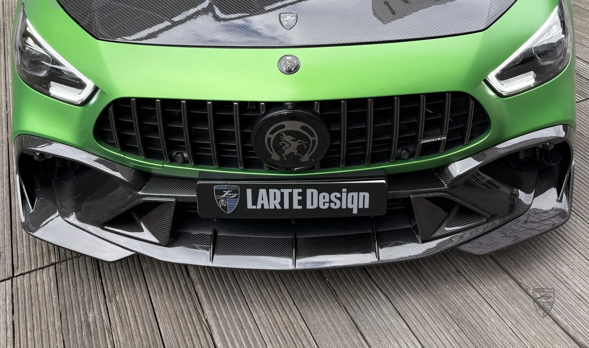 Сплиттер переднего бампера в карбоне в кузовном комплекте для Mercedes GT 63s AMG от LARTE Design