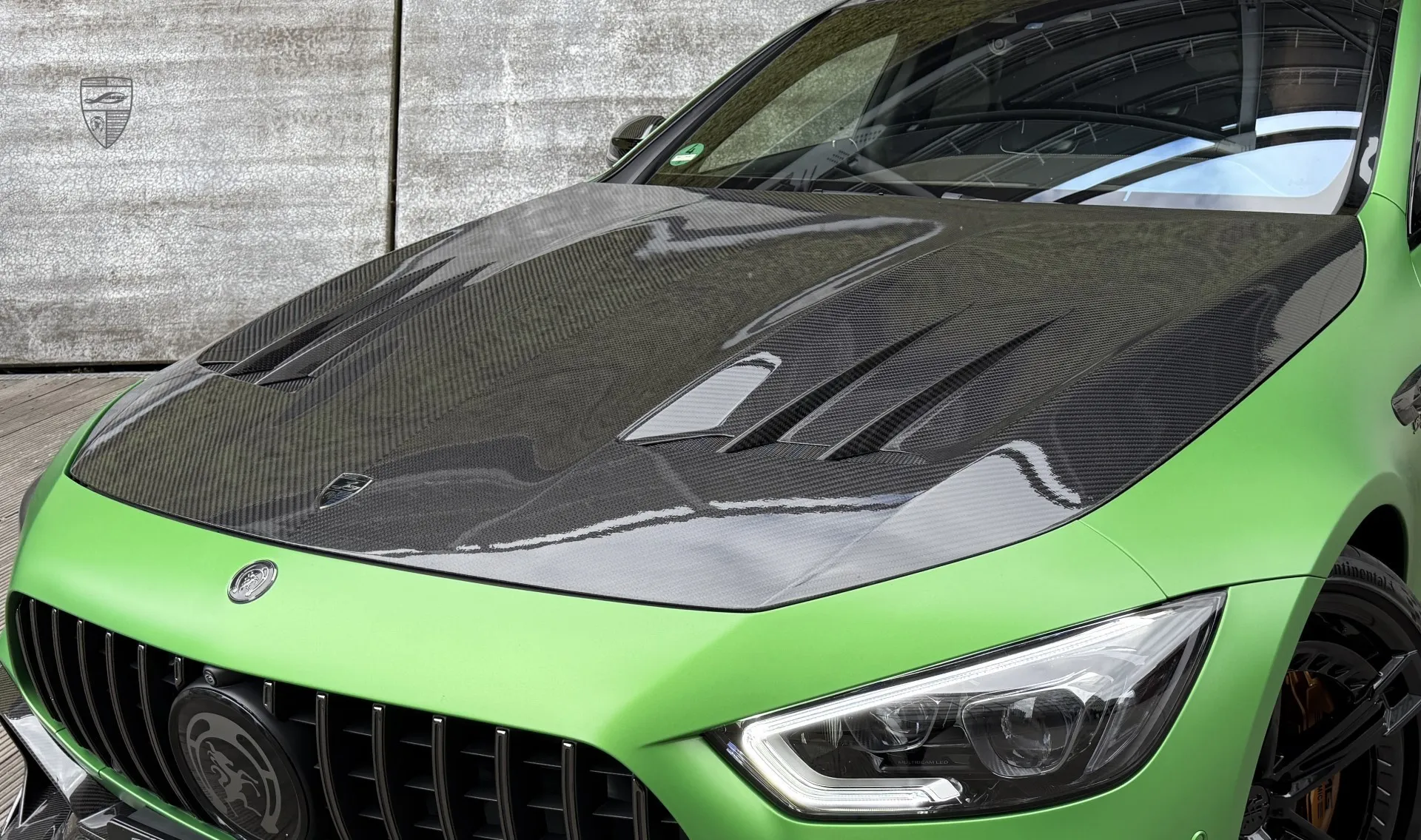 Капот в карбоне для седана Mercedes GT 63s AMG от LARTE Design