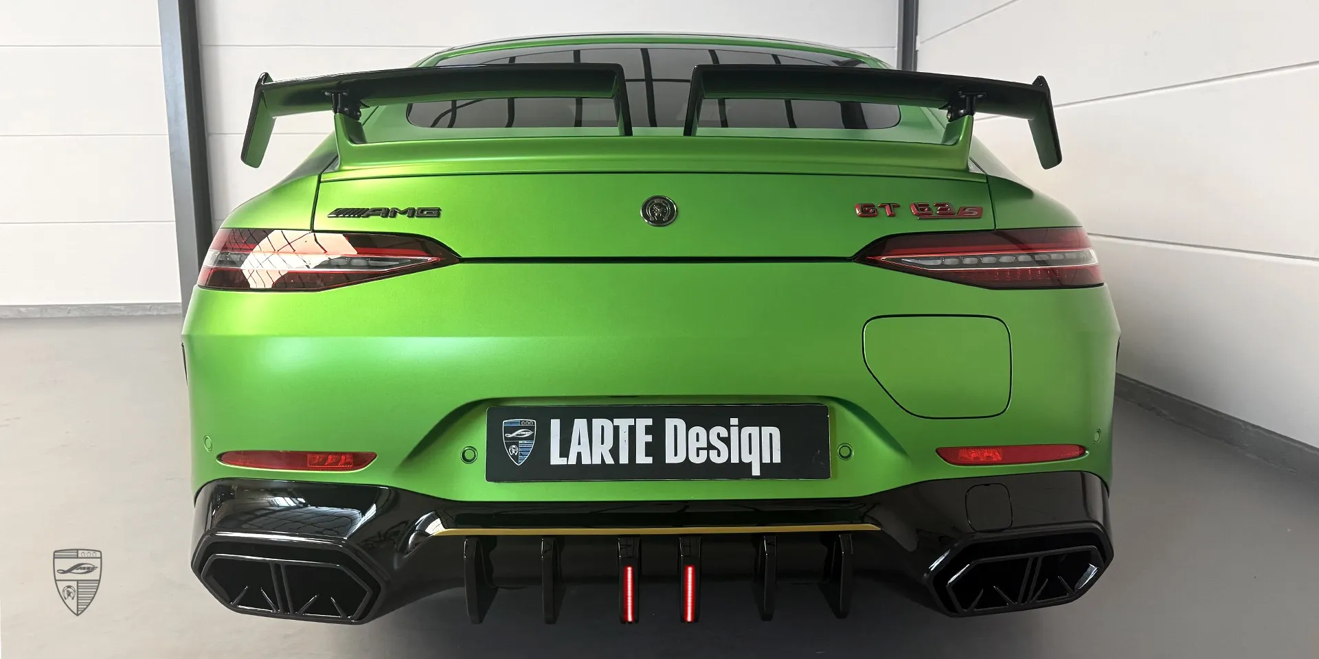 Green Hell AMG GT 63s — образ флагманского суперседана Green Hell Mercedes AMG GT 63s X290 — флагманский суперседан AMG с агрессивными линиями купе