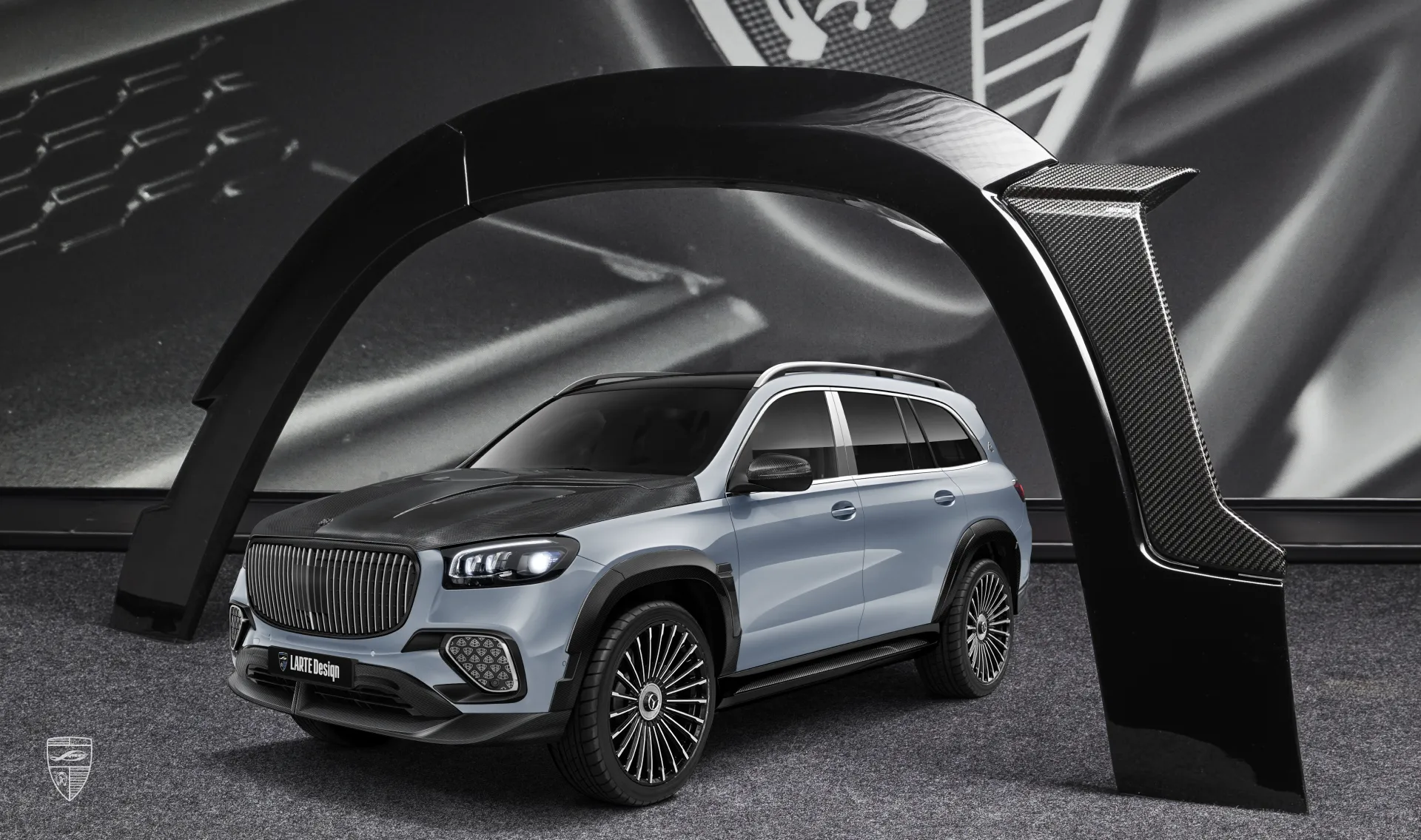 Обновление передних арок в карбоне для SUV Mercedes Maybach GLS 600 X167 Facelift от LARTE Design