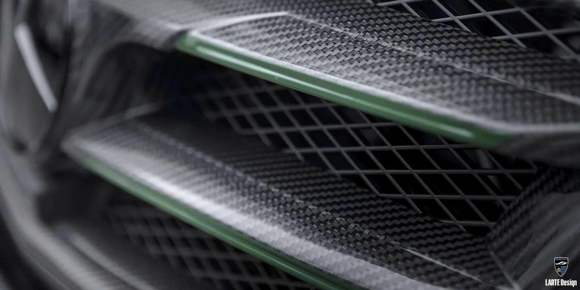 Купить Решетку радиатора из углеродного волокна для Mercedes-Benz V-class W447 Obsidian Black Metallic V 250 d EL AVG Comfort 4Matic