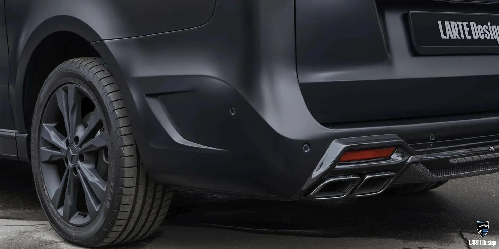 Приобретите наконечники глушителя из углеродного волокна Mercedes-Benz V-class W447 Obsidian Black Metallic V 250 d EL AVG Comfort 4Matic