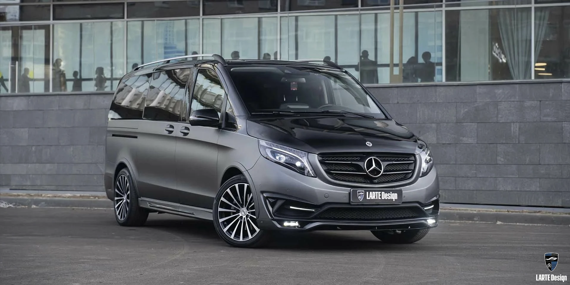 Установка специального обвеса для Mercedes-Benz V-class W447 Graphite Grey Metallic V 300 d AVANTGARDE Extra-Long