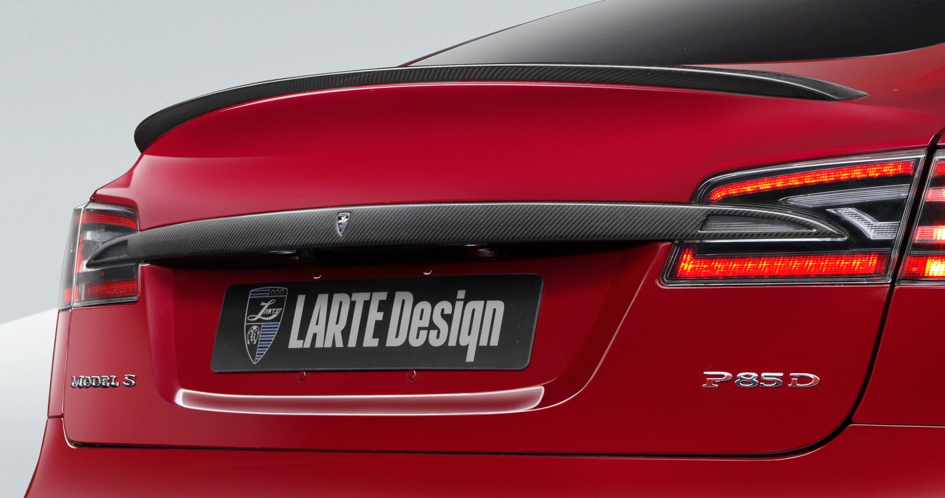 Цена спойлера из карбона  для багажника Tesla Model S P85D 2013