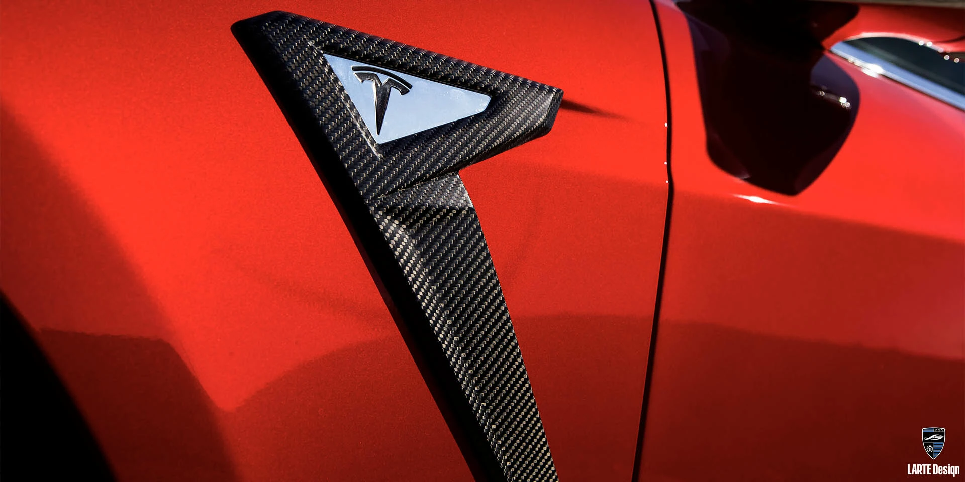 Купите аксессуары из углеродного волокна для Tesla Model S 85D Electro AT Red Multi-Coat Paint
