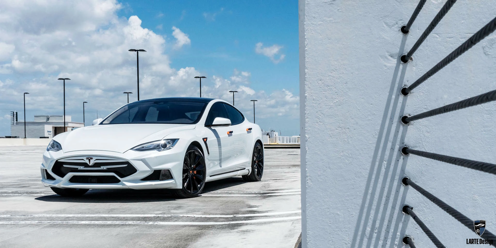 Закажите индивидуальный тюнинг для Tesla Model S 85D Electro AT Pearl white